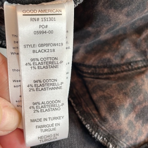 NEW Good American Black Denim Bombshell Cut Off Distressed Waist Shorts Sz 14 - Picture 14 of 17